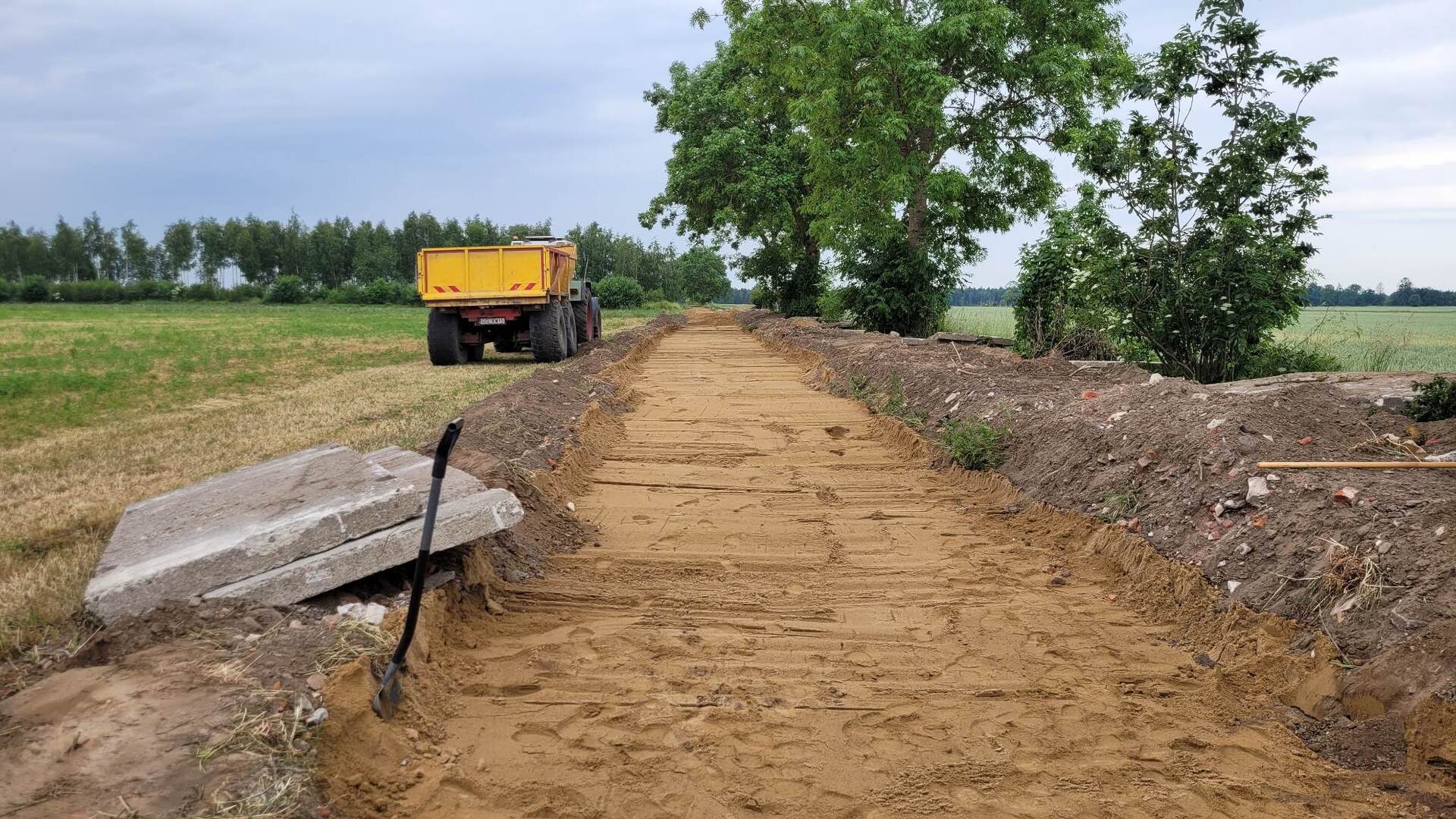 Modernizacja drogi w Dąbrówce Gmina Damnica