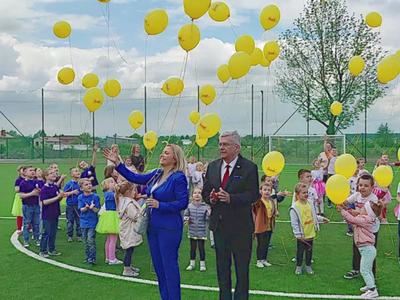 zdjęcie z uroczystości otwarcia boiska w Jasieńcu 10
