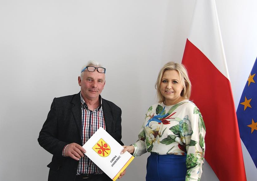 Zdjęcie przedstawia wójt Martę Cytryńską