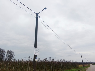 zdjęcie przedstawia nowe oświetlenie uliczne w Miedzechowie