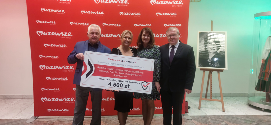 Zdjęcie przedstawia Wójt Martę Cytryńską