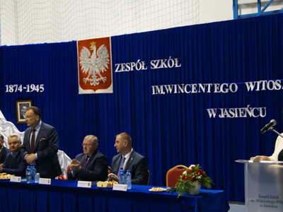 Uroczyste przecięcie wstęgi w Zespole Szkół im. W. Witosa...
