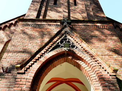 Widok kościoła filialnego w Miechowie pw. św. Jana Chrzciciela.