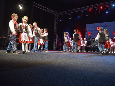 Mieszkańcy Niepodległej. Akademia w Sulęcinie. 