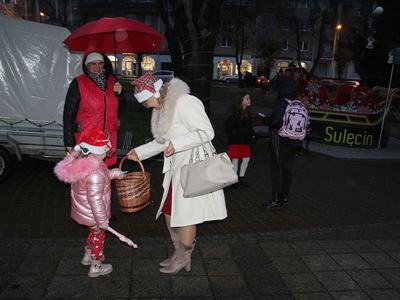 Choinka rozświetliła sulęciński rynek. 