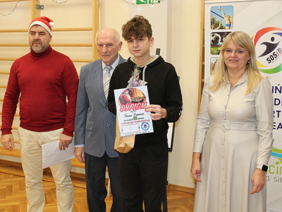 Mikołajkowy turniej w szachach.