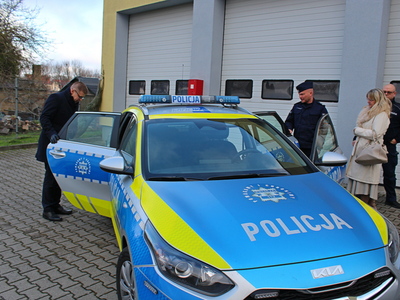 Nowy radiowóz Komendy Powiatowej Policji w Sulęcinie. 