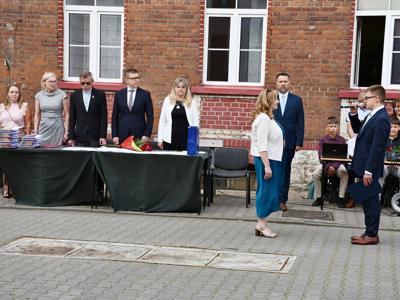 Sulęcin - Zakończenie roku szkolnego w jedynce.