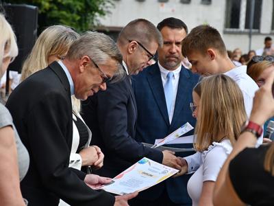 Sulęcin - Zakończenie roku szkolnego w jedynce.