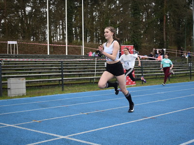 Uczestnicy w czasie zmagań sportowych.