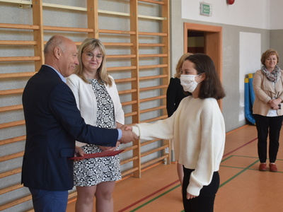 Finalistka z tytułem, za udział w konkursie przedmiotowym z matematyki. 