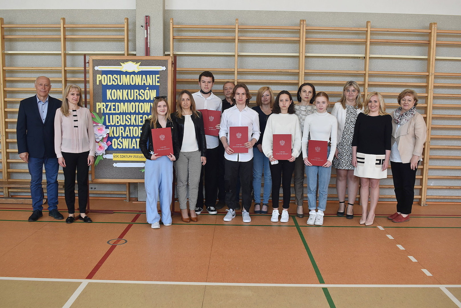 Uczniowie konkursów przedmiotowych otrzymali zaświadczenia