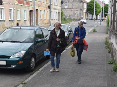 Spacerowiczów z kartami w dłoniach mogliśmy spotkać na ulicach miasta.