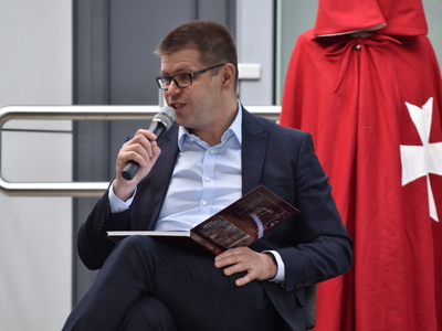 Prowadzący spotkanie burmistrz Sulęcina.
