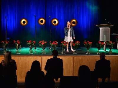 Solistka Studia Piosenki Sulęcińskiego Ośrodka Kultury.