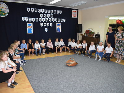 Przedszkolaki z grupy Żabki ostatni dzień w murach przedszkola. 