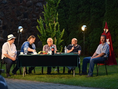 Rozmowa o historii miasta.