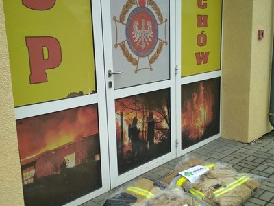 Ubranie specjalne zakupione z dotacji przez OSP Miechów.