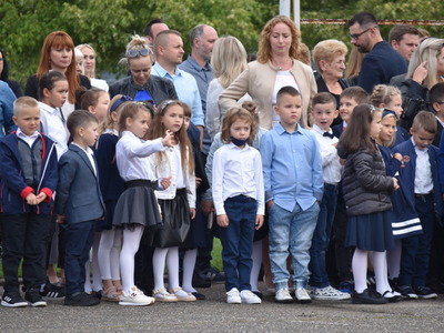 Inauguracja roku szkolnego w Szkole Podstawowej im. Polskich Olimpijczyków w Sulęcinie. 