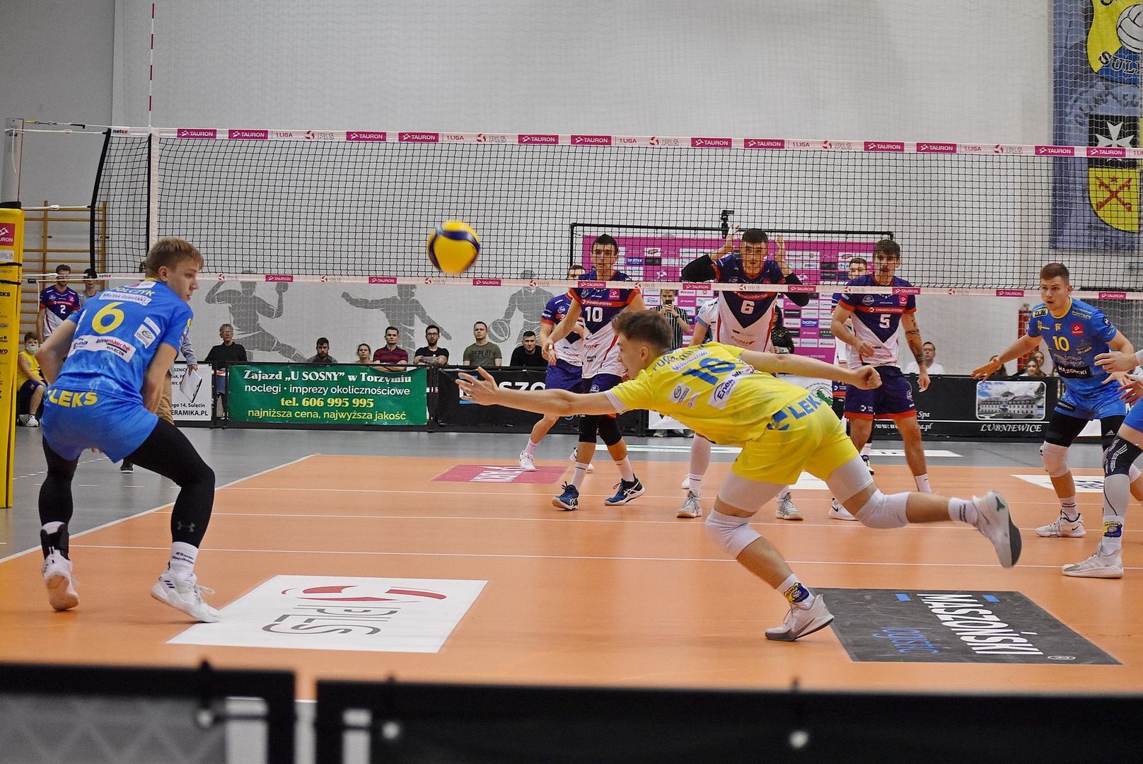 Mecz piłki siatkowej STS Olimpia - Chemeko-System Gwardia Wrocław.
