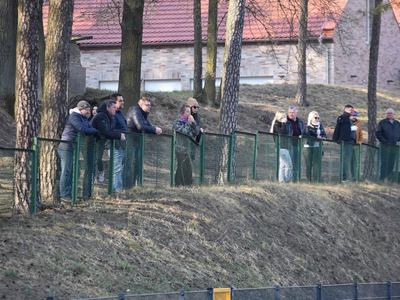 Mecz piłki nożnej MKS Stal Sulęcin-Róża Różanki. 
