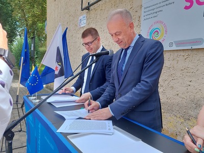 Uroczyste podpisanie umowy RPO-L2020 na realizację projektu pt. „Rewitalizacja zmarginalizowanej przestrzeni w centrum Sulęcina wraz z nadaniem jej nowych funkcji”