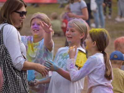 Holi - święto kolorów. 