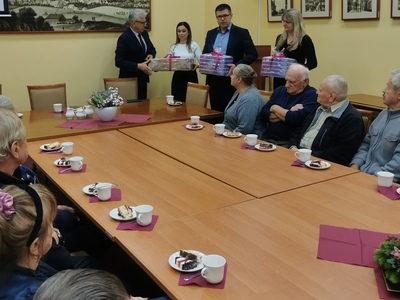 Uroczyste przekazanie sprzętu komputerowego w ramach projektu pn. Cyfrowy Dzienny Dom ,,Senior+” w Sulęcinie