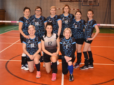 Amatorska liga piłki siatkowej.