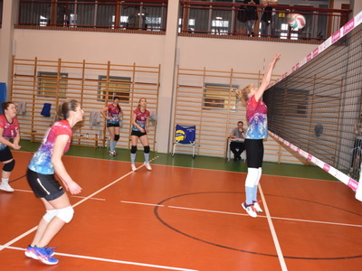 Amatorska liga piłki siatkowej.