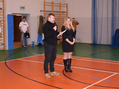Amatorska liga piłki siatkowej.