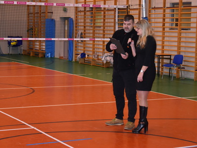 Amatorska liga piłki siatkowej.