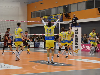 Mecz piłki siatkowej - STS Olimpia Sulęcin - KKS Mickiewicz Kluczbork. 