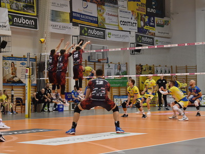 Mecz piłki siatkowej - STS Olimpia Sulęcin - KKS Mickiewicz Kluczbork. 