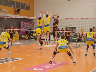 Mecz piłki siatkowej - STS Olimpia Sulęcin - KKS Mickiewicz Kluczbork. 