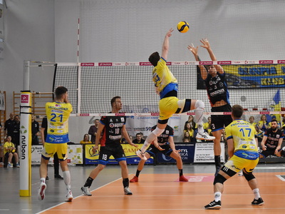 Mecz piłki siatkowej STS Olimpia Sulęcin - MKS Będzin.