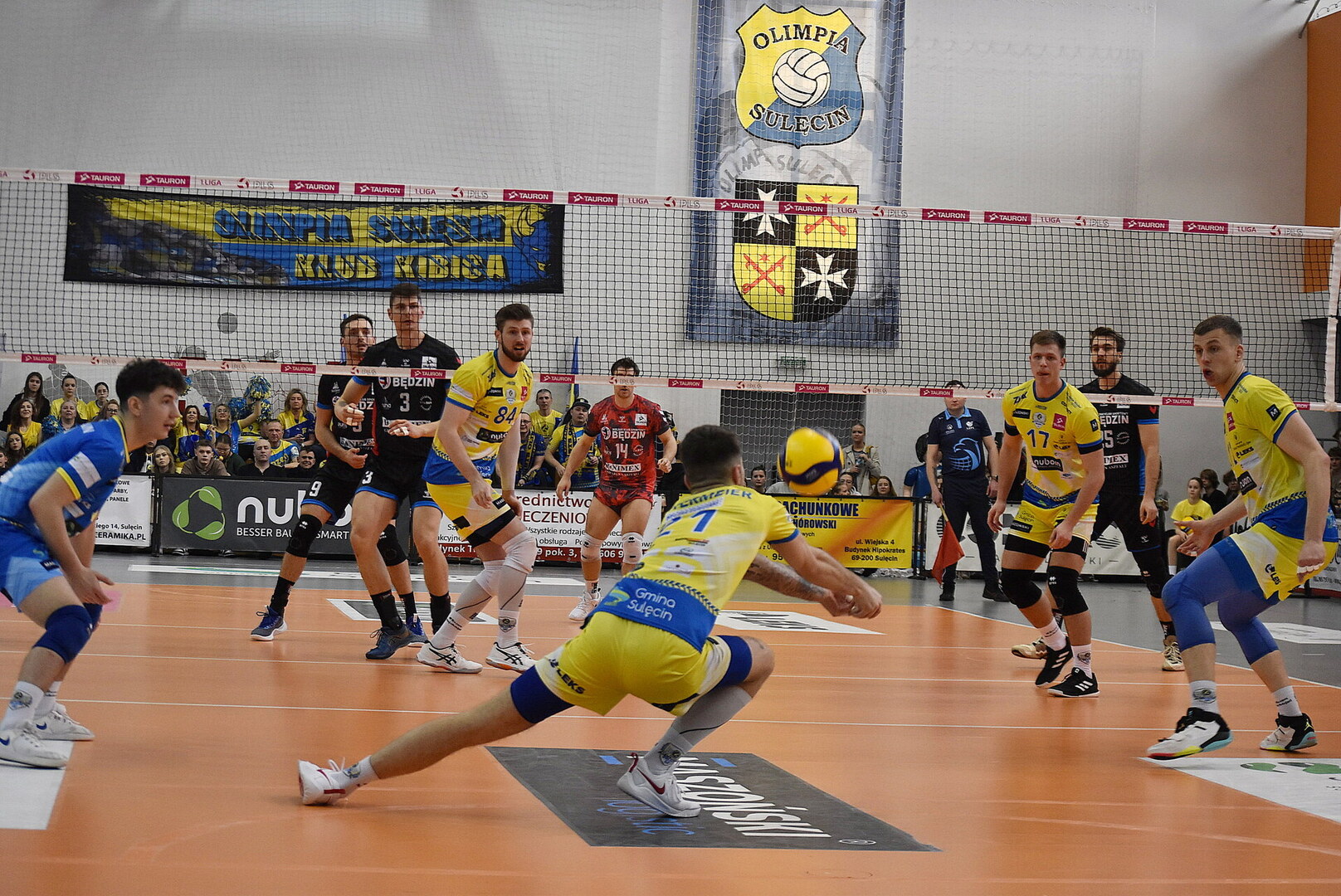 Mecz piłki siatkowej STS Olimpia Sulęcin - MKS Będzin. 