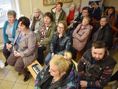 Wybory sołtysa i rady sołeckiej w Brzeźnie.
Mieszkańcy Gminy Sulęcin podczas wyborów.