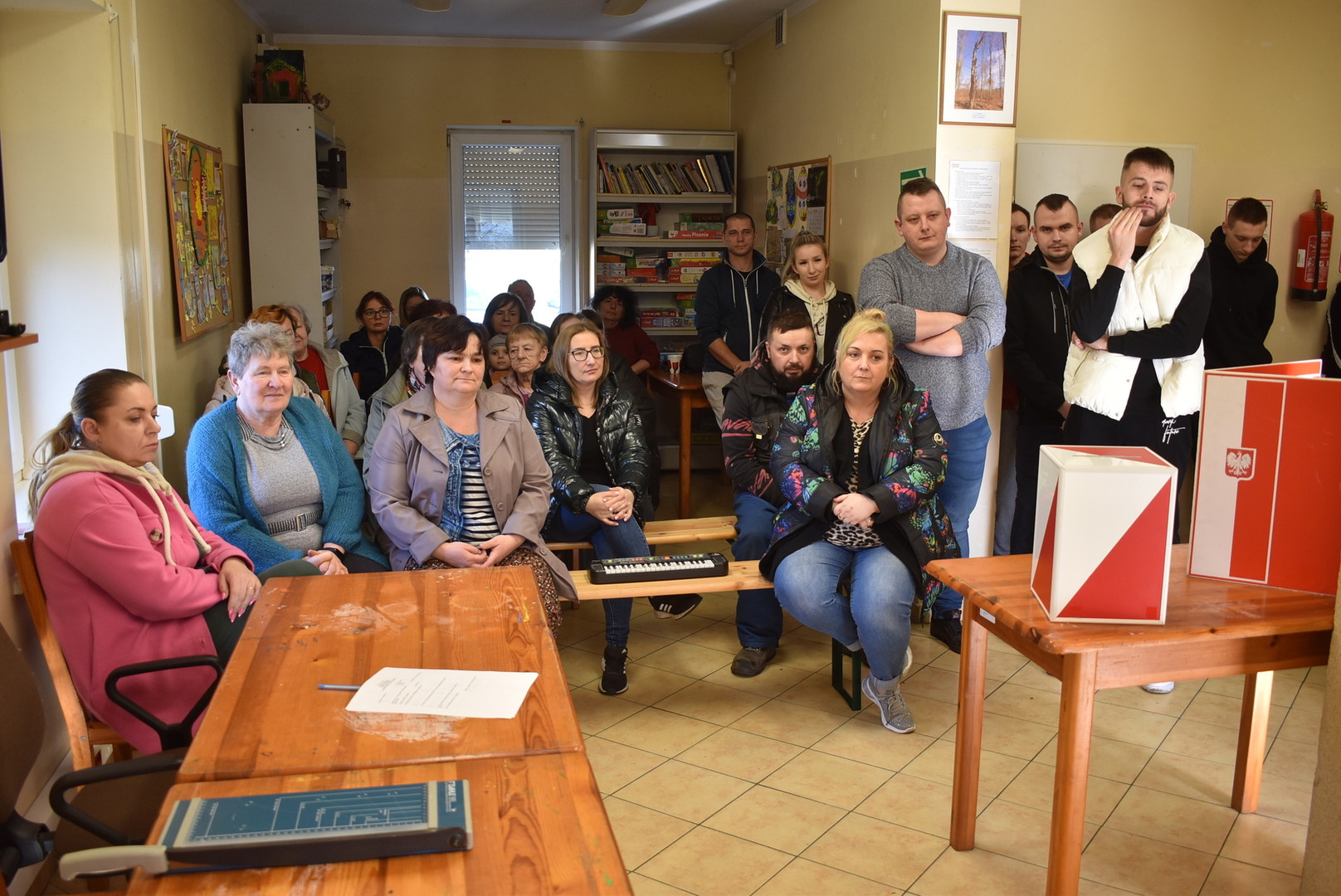 Wybory sołtysa i rady sołeckiej w Brzeźnie.
Mieszkańcy Gminy Sulęcin podczas wyborów.
