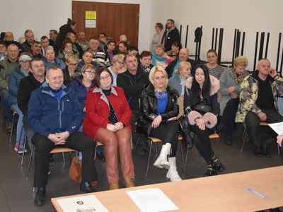 Wybory sołtysa i rady sołeckiej w Trzemesznie Lubuskim.
Mieszkańcy Trzemeszna Lubuskiego podczas wyborów sołtysa i rady sołeckiej.