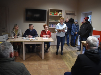 Wybory sołtysa i rady sołeckiej w Rychliku.
Mieszkańcy Gminy Sulęcin podczas wyborów.