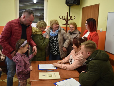 Wybory sołtysa i rady sołeckiej w Trzebowie.
Mieszkańcy Gminy Sulęcin podczas wyborów.