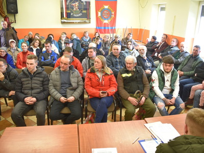 Wybory sołtysa i rady sołeckiej w Trzebowie.
Mieszkańcy Gminy Sulęcin podczas wyborów.