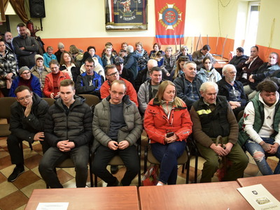 Wybory sołtysa i rady sołeckiej w Trzebowie.
Mieszkańcy Gminy Sulęcin podczas wyborów.