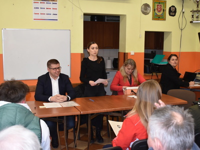 Wybory sołtysa i rady sołeckiej w Trzebowie.
Mieszkańcy Gminy Sulęcin podczas wyborów.