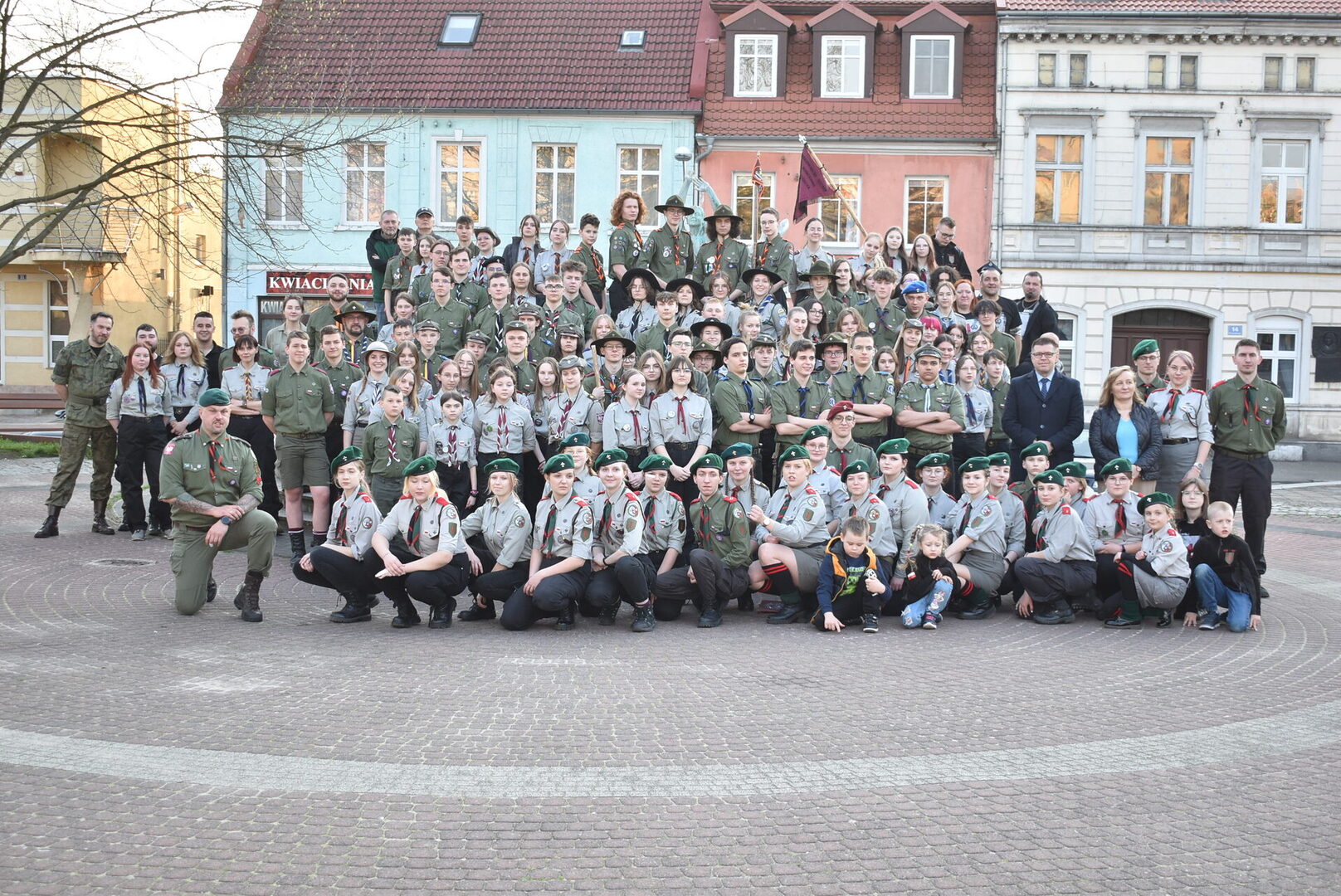 Inauguracja XIV Rajdu Czerwona Jedynka. Uczestnicy rajdu. 