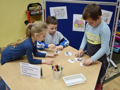 Konkurs ekologiczny przedszkolaków z Sulęcina. Uczestnicy w trakcie konkursu. 