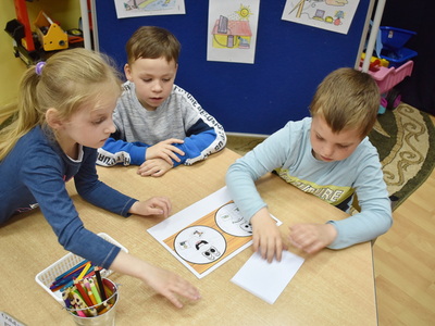 Konkurs ekologiczny przedszkolaków z Sulęcina. Uczestnicy w trakcie konkursu. 