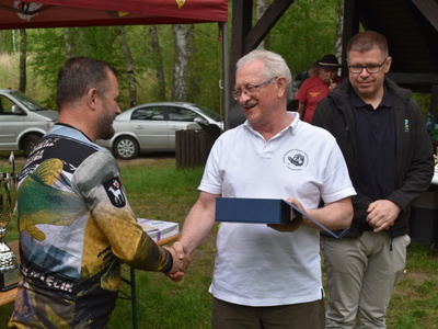 10-lecie PZW Koła nr2 Lin z Sulęcina. Wręczenie naród. 
