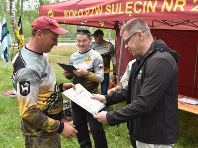 10-lecie PZW Koła nr2 Lin z Sulęcina. Wręczenie dyplomów. 